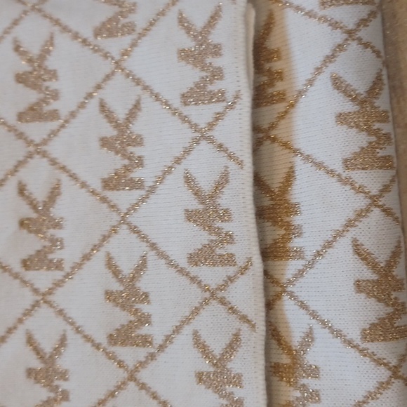 NWOT MICHAEL Michael Kors Signature Logo Stylish Beanie/Scarf Matching Set - Picture 2 of 6